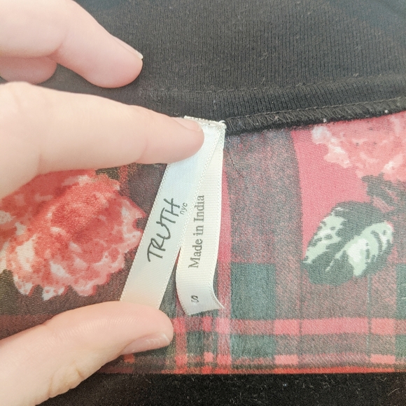 Truth NYC Sheer lightweight floral red cardigan - Picture 3 of 4